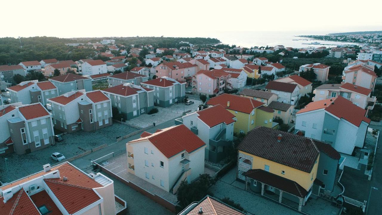 Summer Fun Apartments Novalja Exterior foto